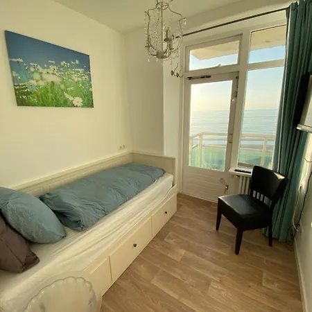 Daire Berrie's Sea View Zandvoort