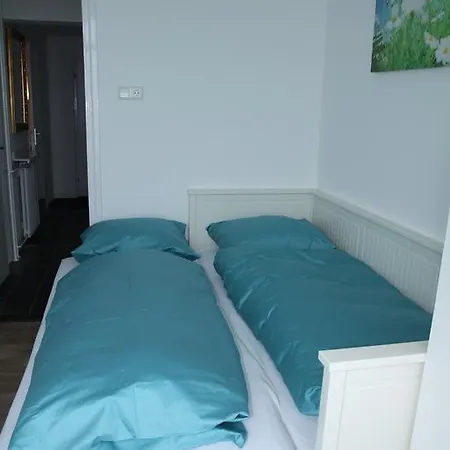 Daire Berrie's Sea View