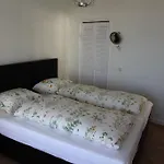 Berrie's Sea View Apartment *