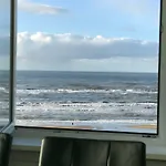 Apartment Berrie's Sea View *