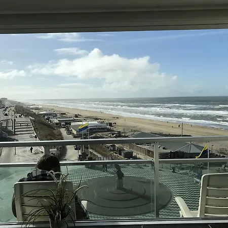 Berrie's Sea View *